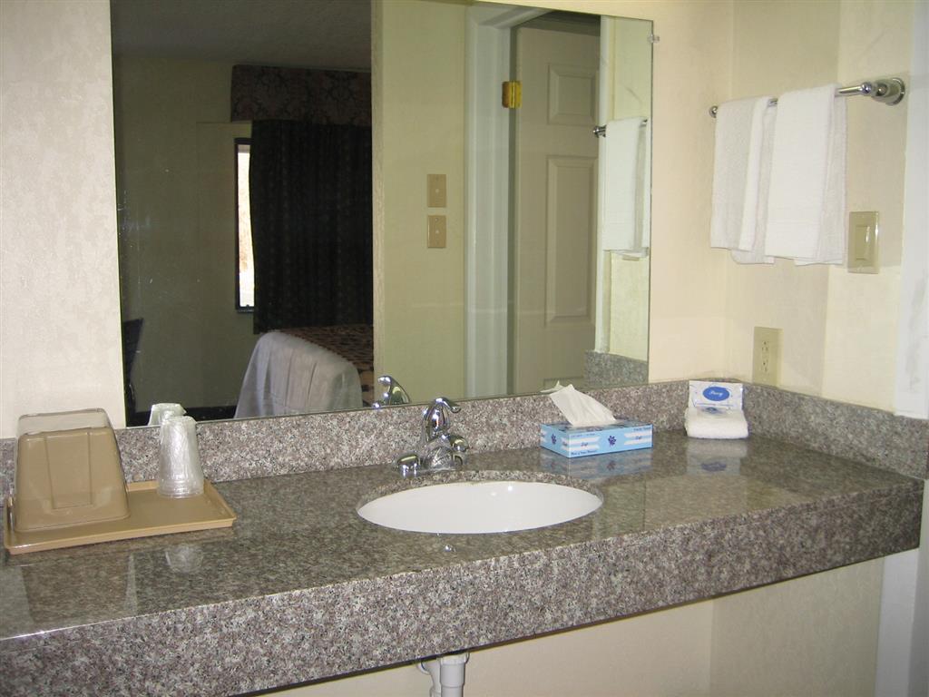 Relax Inn Topeka Room photo