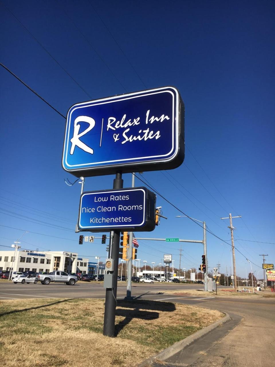 Relax Inn Topeka Exterior photo
